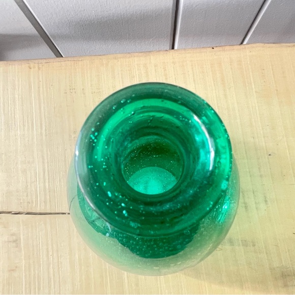 $15 SALE Fun Green Glass Vase Teardrop Modern Colorful Home Decor Accent - Picture 2 of 5